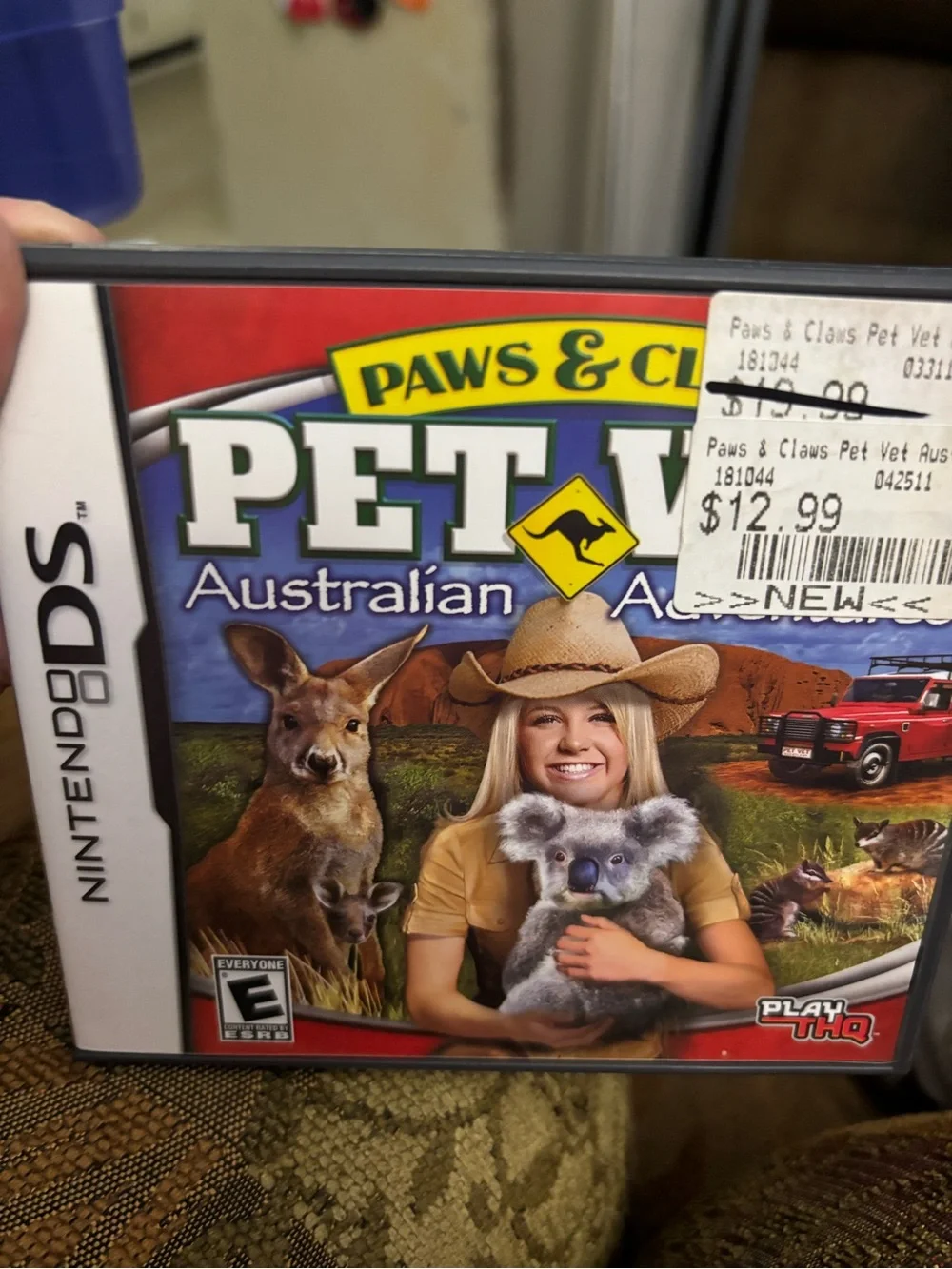 Nintendo DS Paws & Claws PET VET Australian Adventure - Blue & Red Cover